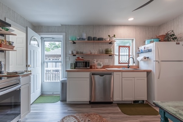 Full kitchen when you want to cook at home