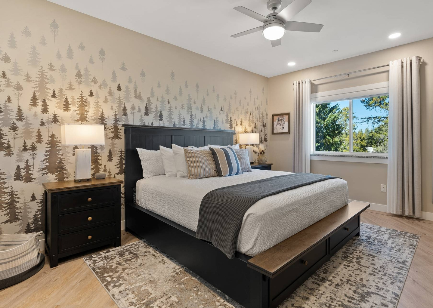The Hayden Valley Bedroom is 1 of 4 bedrooms that includes a private bathroom. There are 6 bedrooms, 6.5 bathrooms at Gibbon Meadows Lodge.