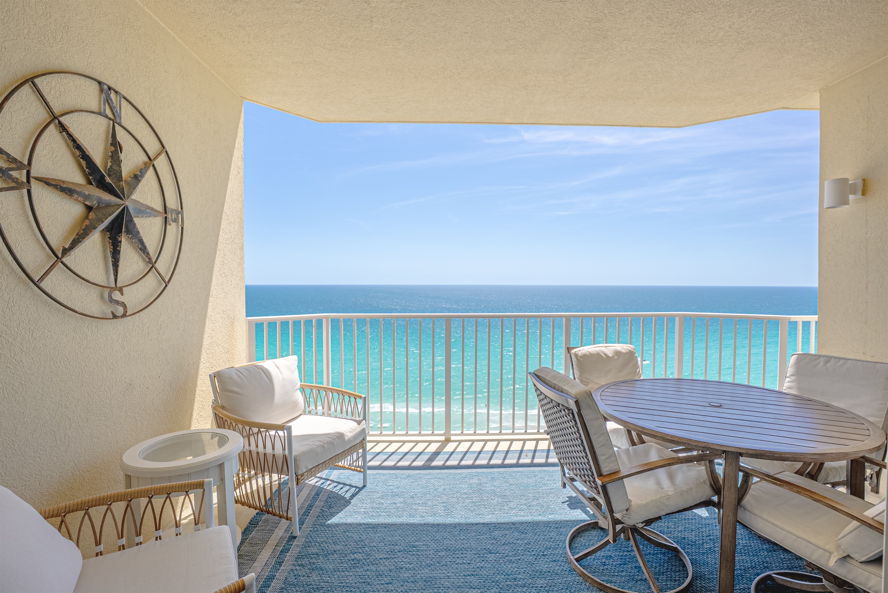 Balcony seating for meals, snacks and coffee with a stunning view