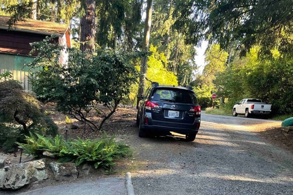 Third car can park in front of the house