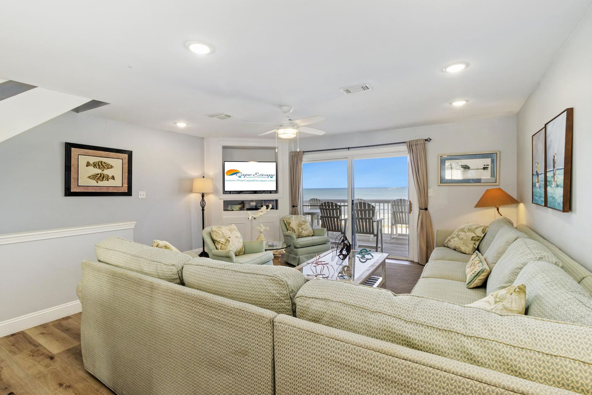 Sink into the sectional and let the Gulf do the talking &mdash; floor-to- ceiling views from the moment you walk in.