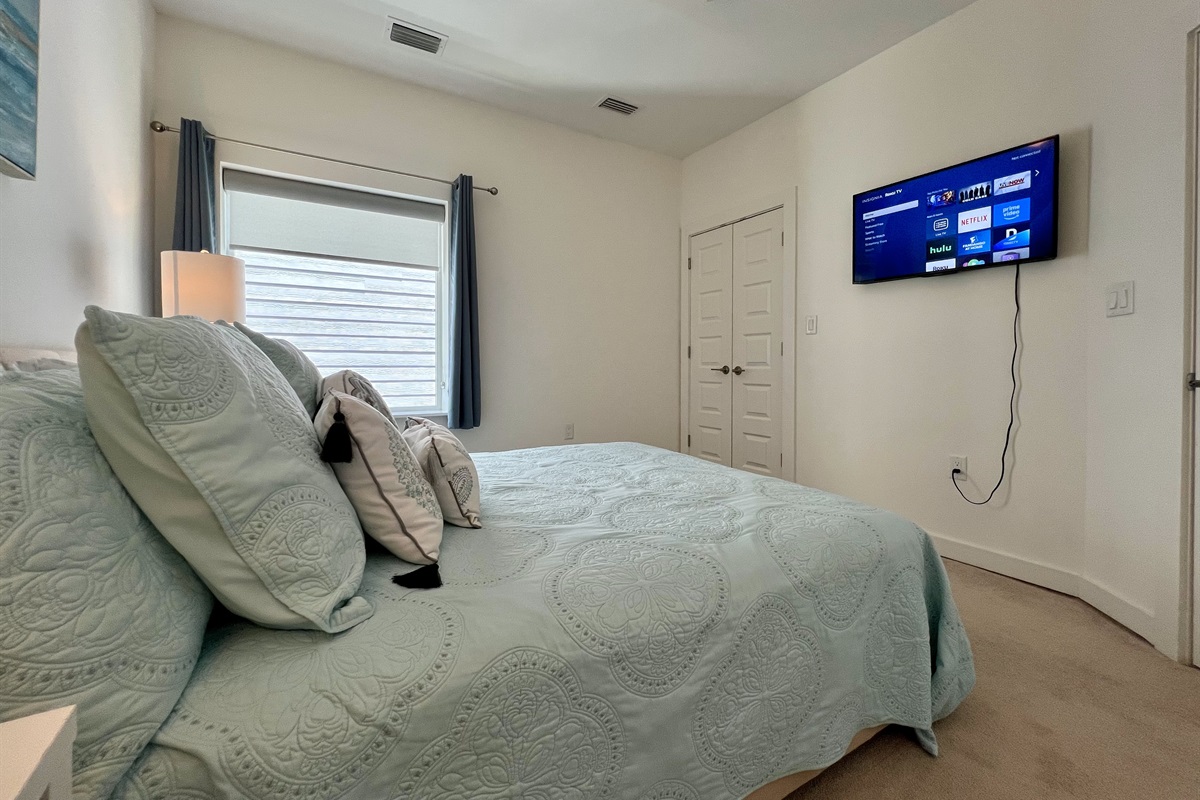 Second Bedroom - Queen Bed