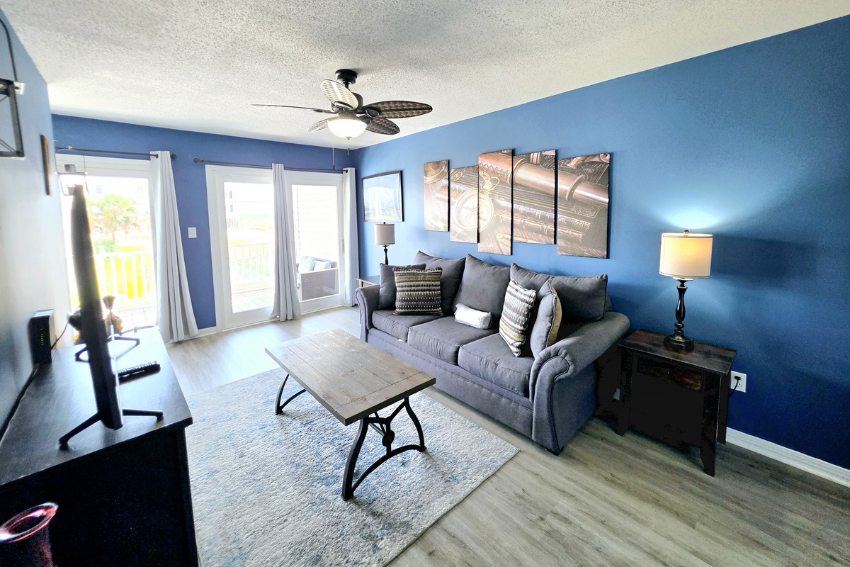 Living room with sofa and ceiling fan