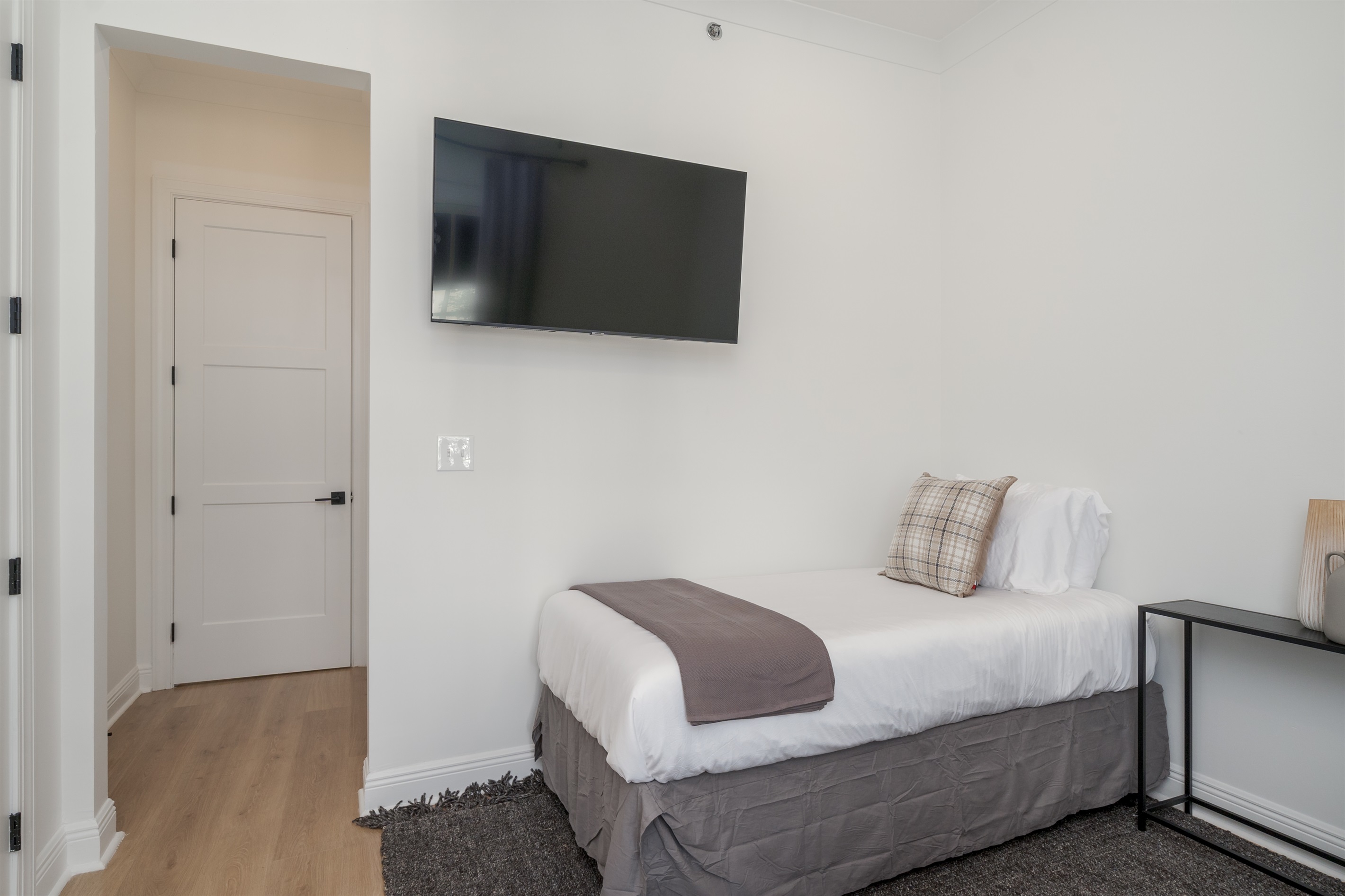 Guest Bedroom 5
