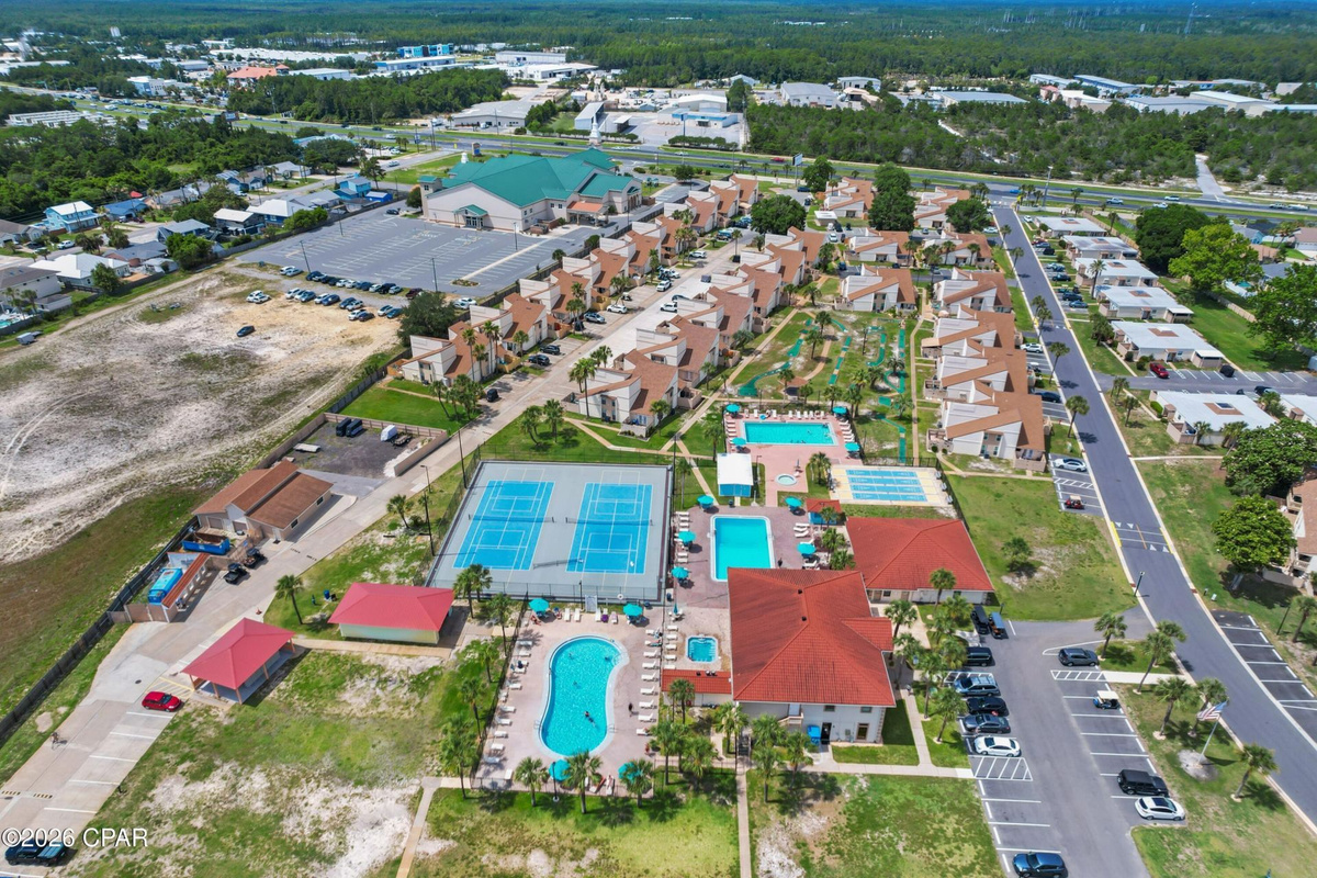 The resort offers 2 gated entrances, grills, 4 pools, tennis courts, hot tub, mini golf and more!