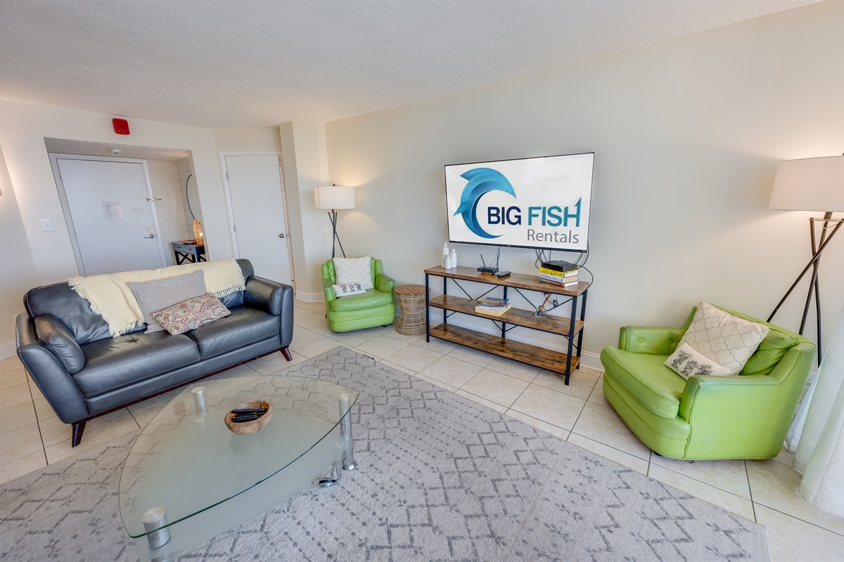 Amazing Living Room with Stunning Views🌊☀️