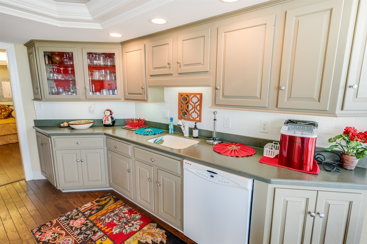Large Kitchen Area