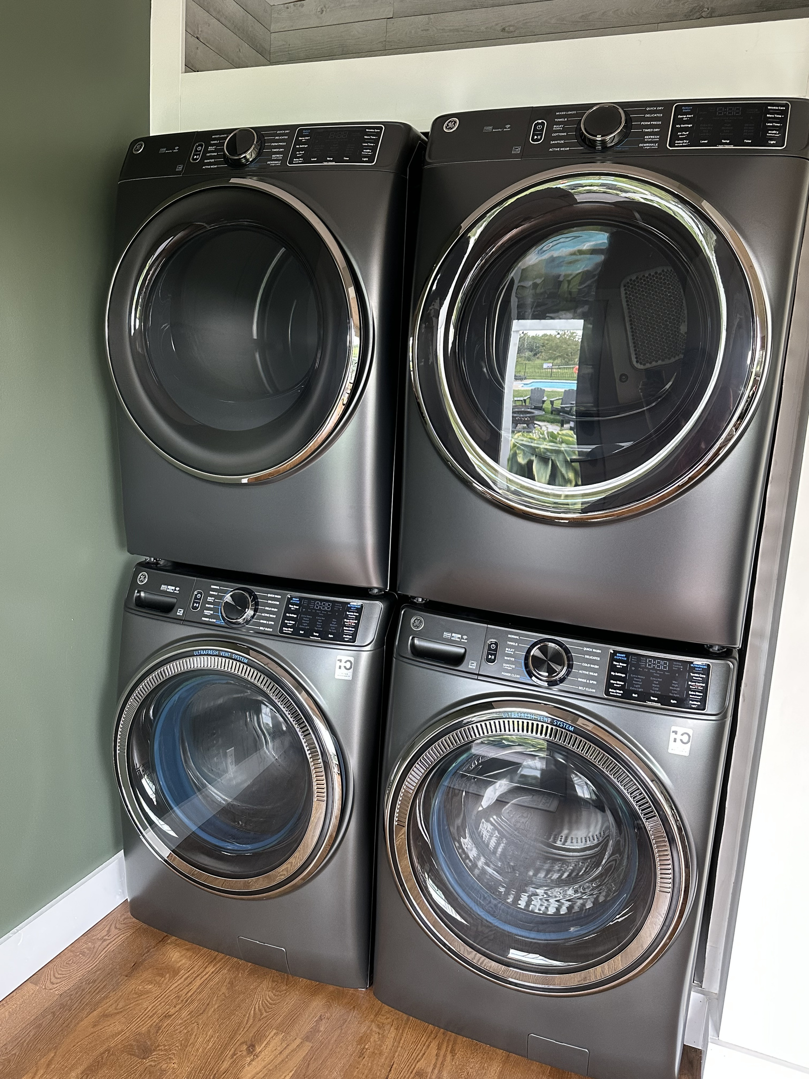 Two full-size washer and dryers on the first floor to make group stays easy. 