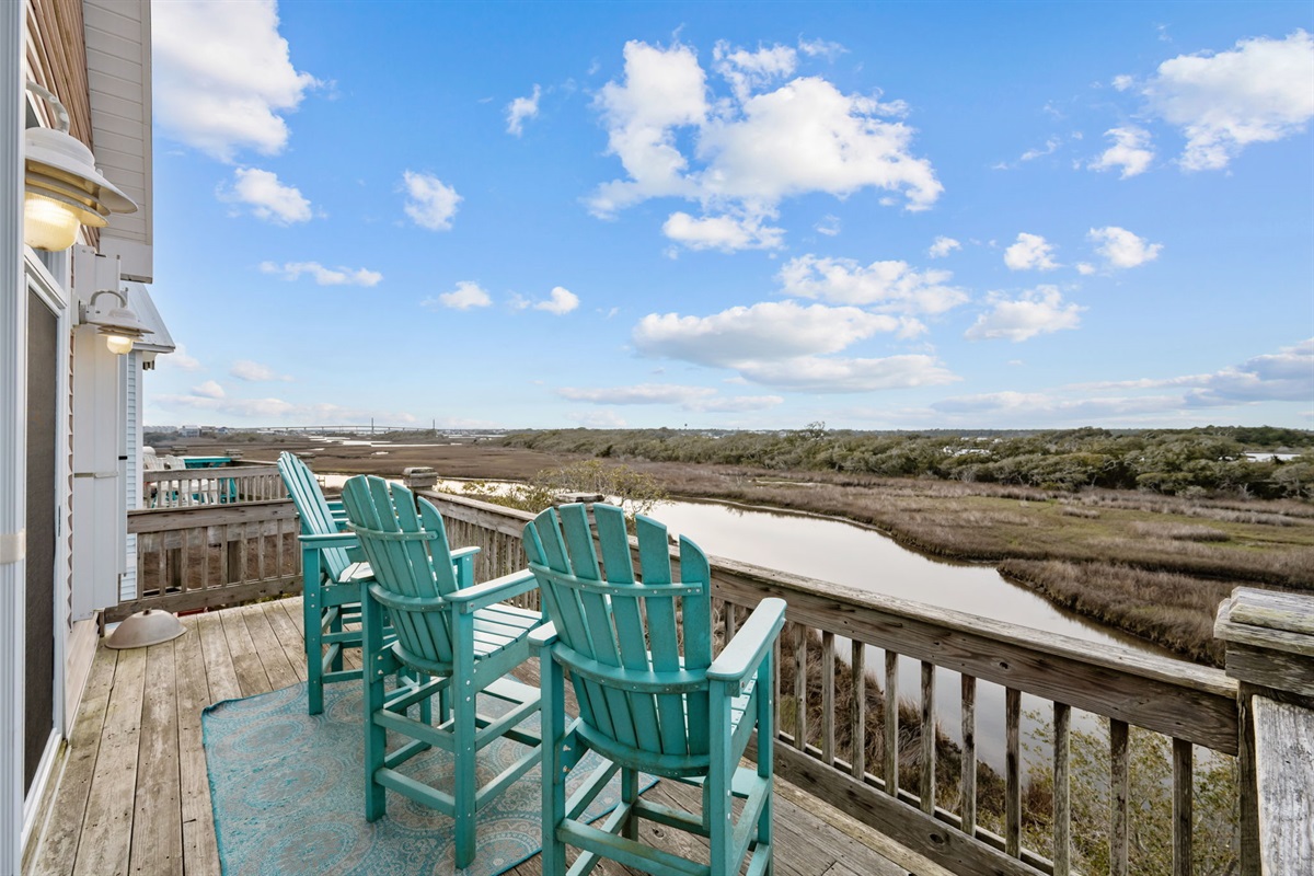 Take in miles of unobstructed views of Surf City's tranquil Intracoastal waterway