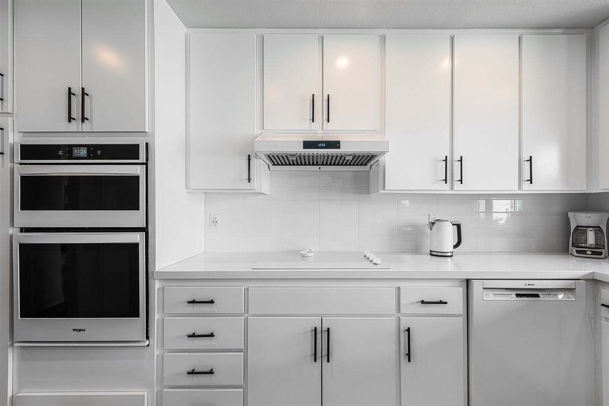 wall ovens and cooktop