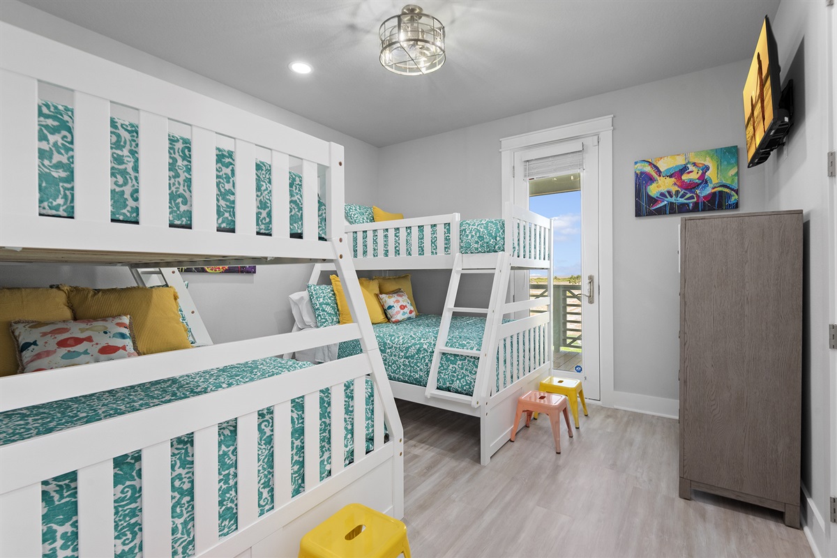 de8c15254bc94571b22491da72a15b69 Large | Beachhouse | Texas | TX | Vacation Homes | Galveston | Crystal Beach | Kokomo | Breezy Days | Beachfront Elegance | Sunrise Serenity | Southern Sands Property Management, LLC