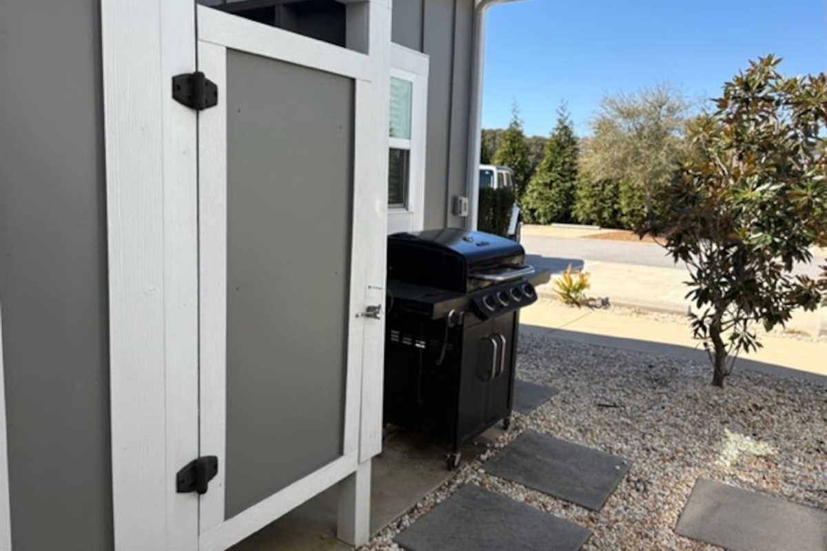 Outdoor shower and gas grill!