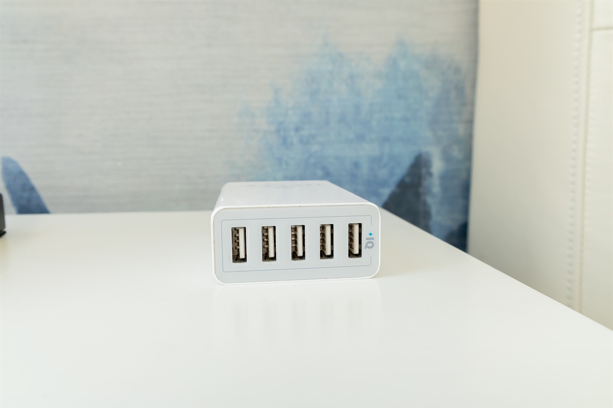 USB ports on each bedside table to recharge your devices. Both side cabinets have 2 drawers.