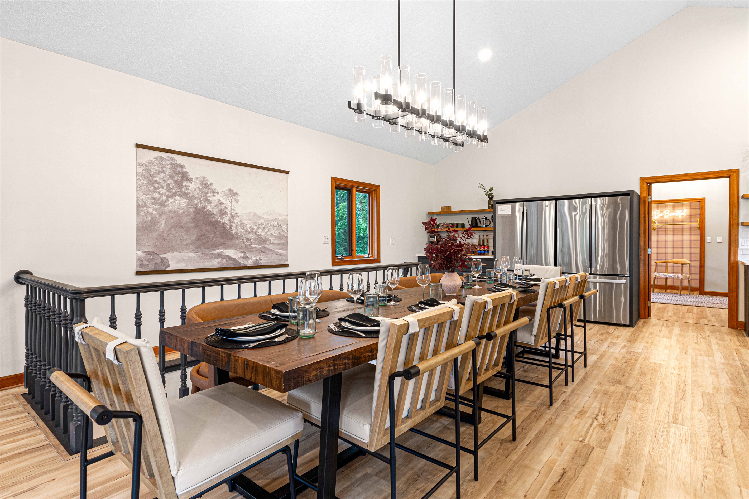 Host unforgettable meals around the long farmhouse dining table—designed to bring the whole group together in comfort and style.🍷✨