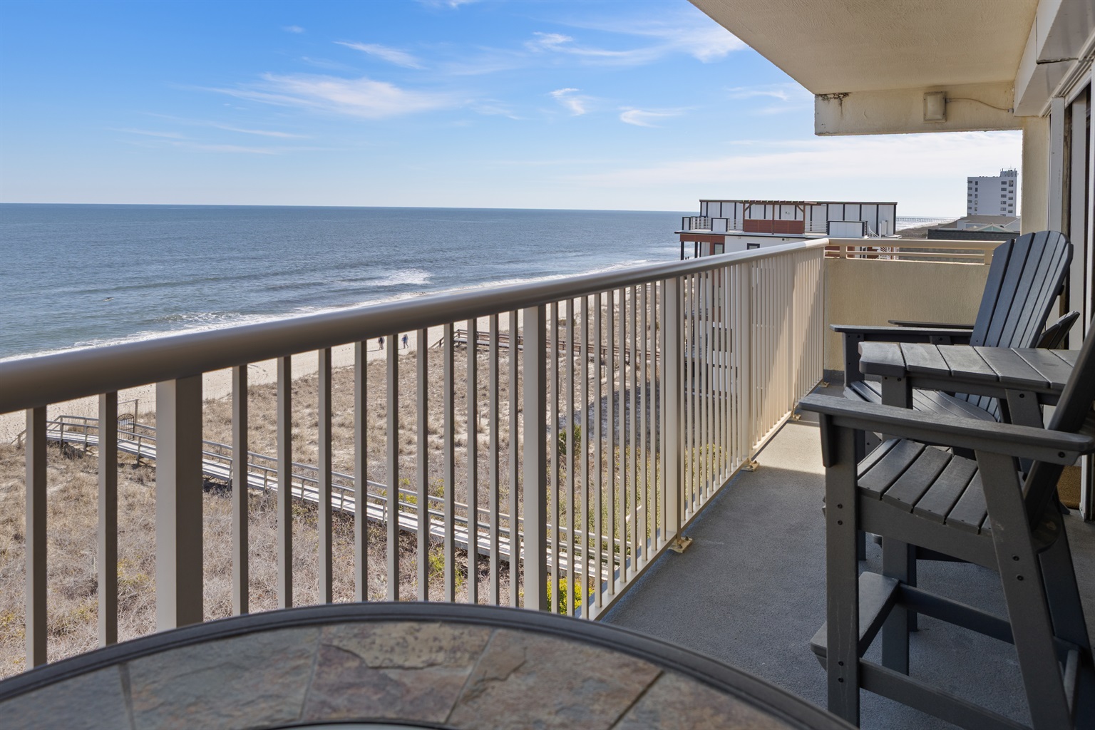 Corner condo with amazing views!