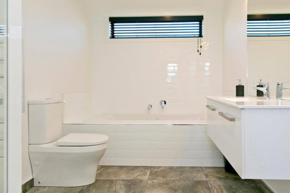 Main Bathroom , also has shower (not seen in pic)