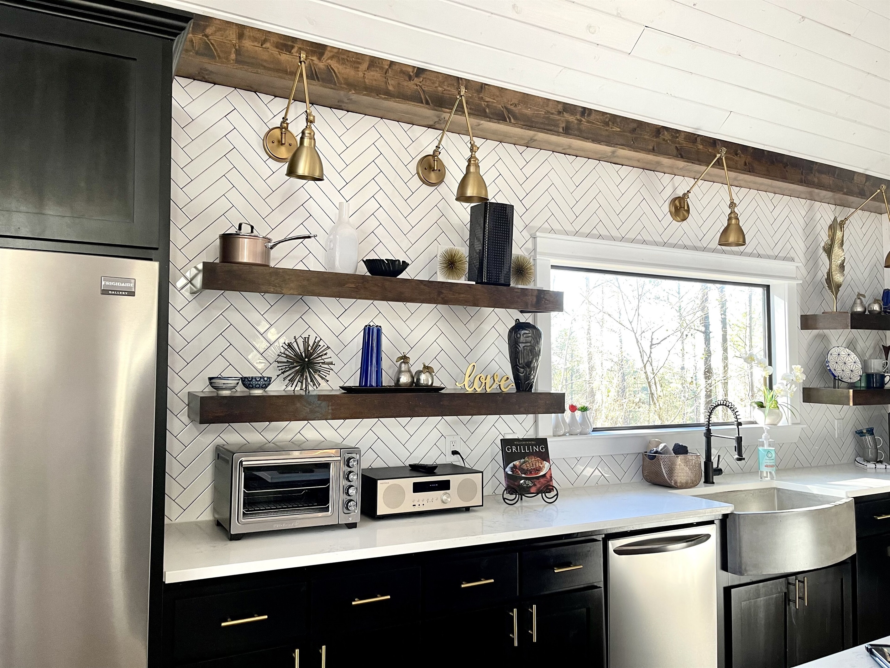 Open shelving in the kitchen.