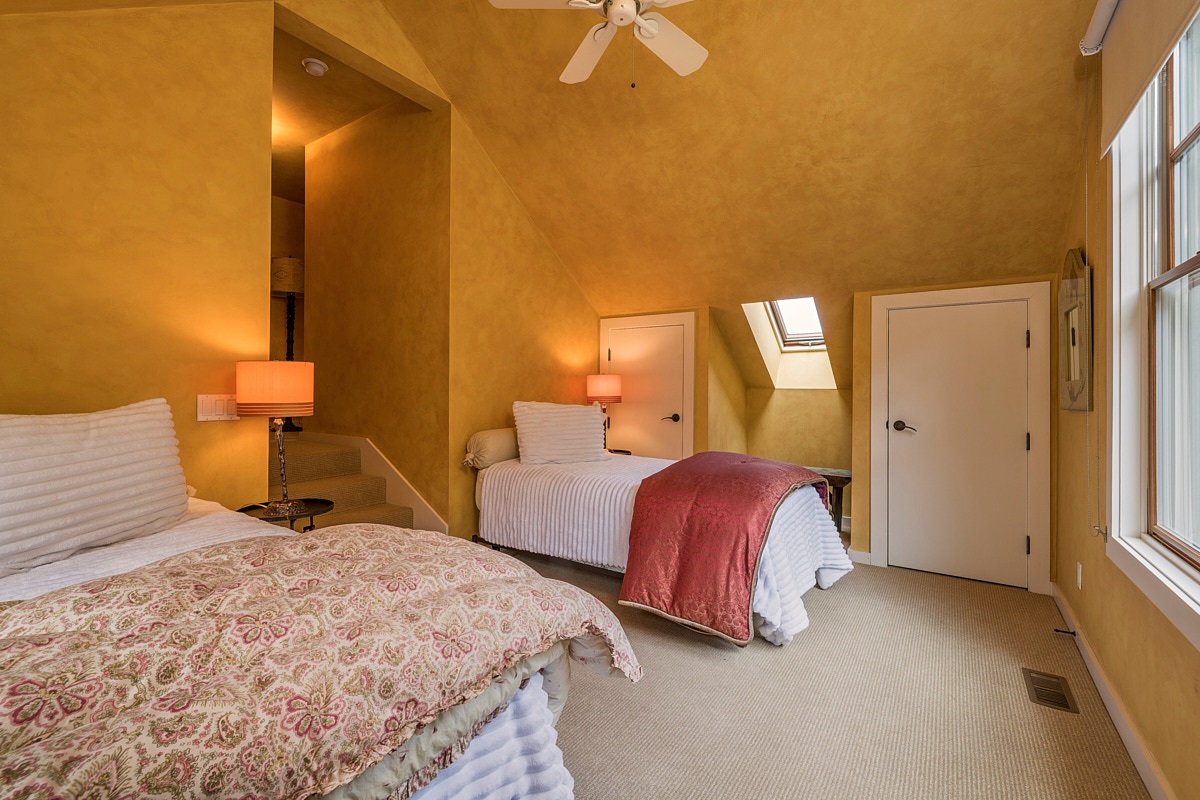 BR 3- Guest Bedroom with one Double and one Twin bed