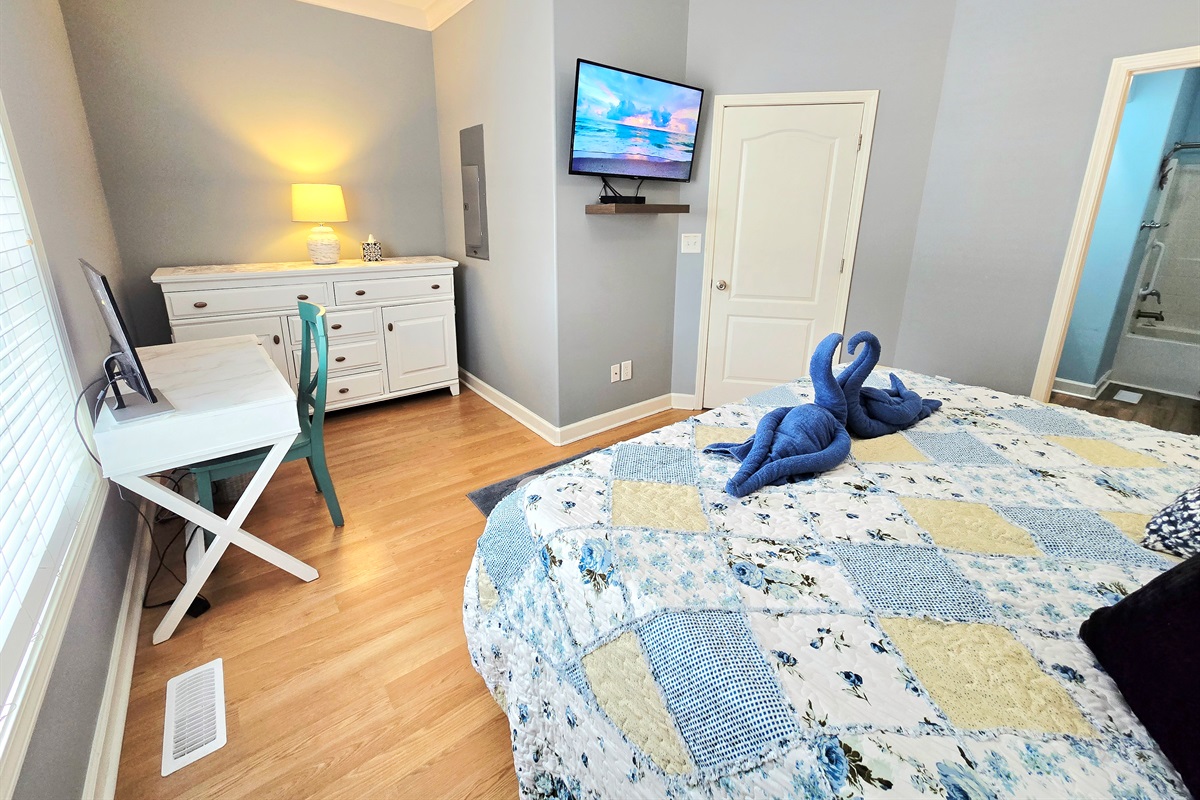 Bedroom 1 - Main Level King w. Workspace/Monitor