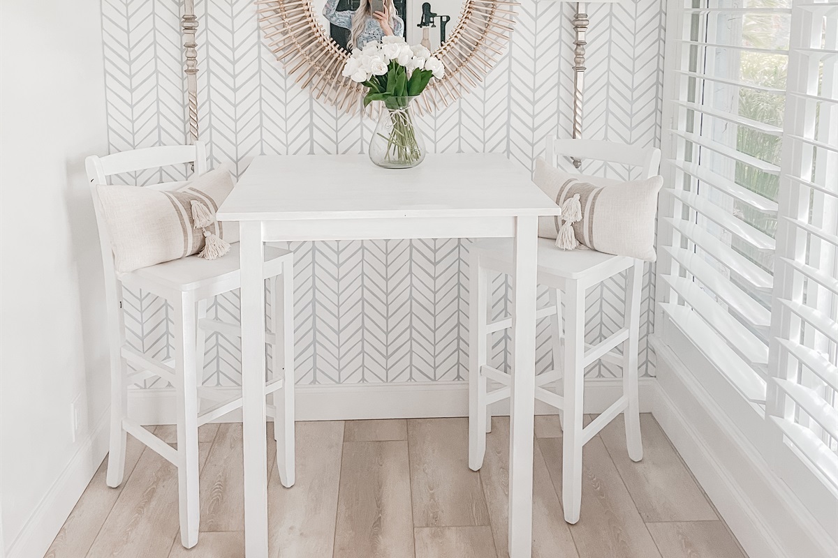 Designer d&eacute;cor in a setting that instantly puts you at ease.