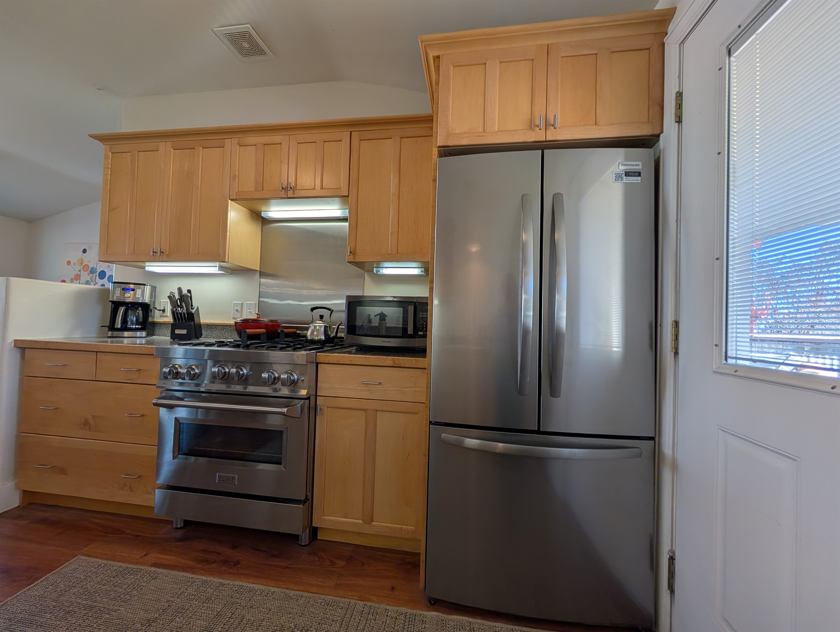 Full kitchen with gas range