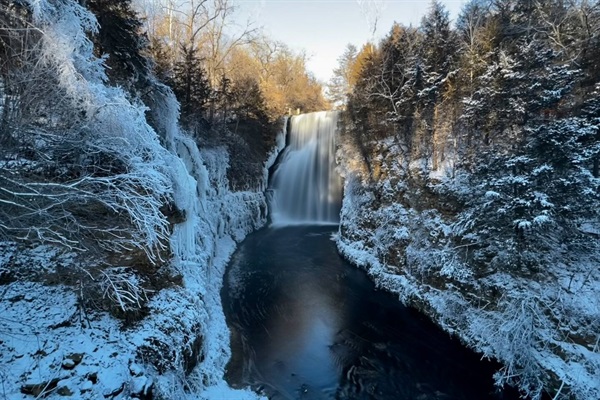 Winter waterfall at Apple Canyon Lake