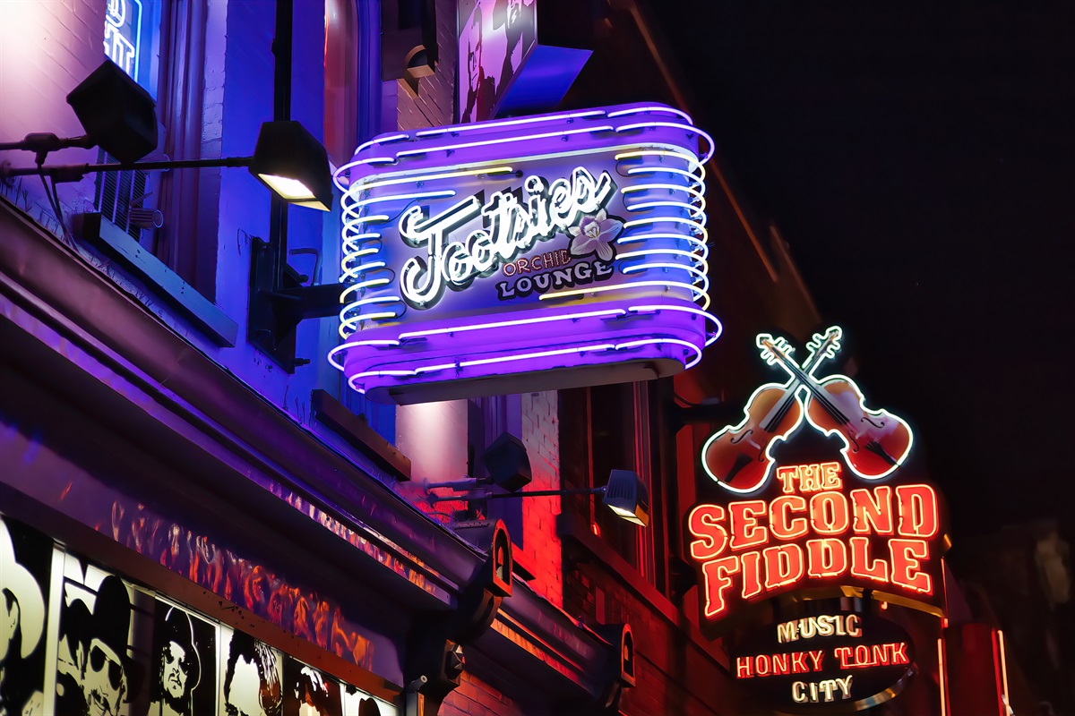 Downtown Nashville is located 2.5 miles from the home.