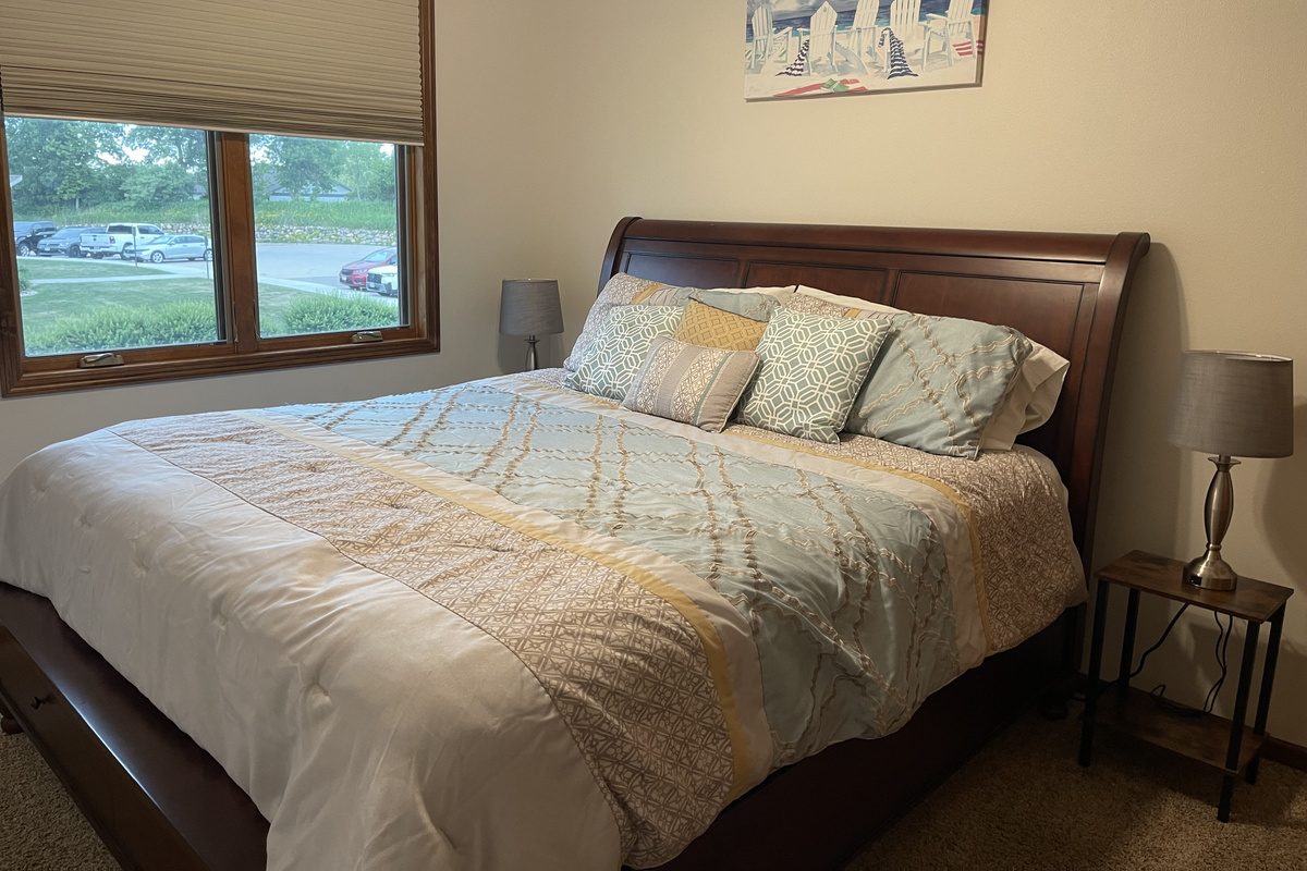Guest room #3 - King bed