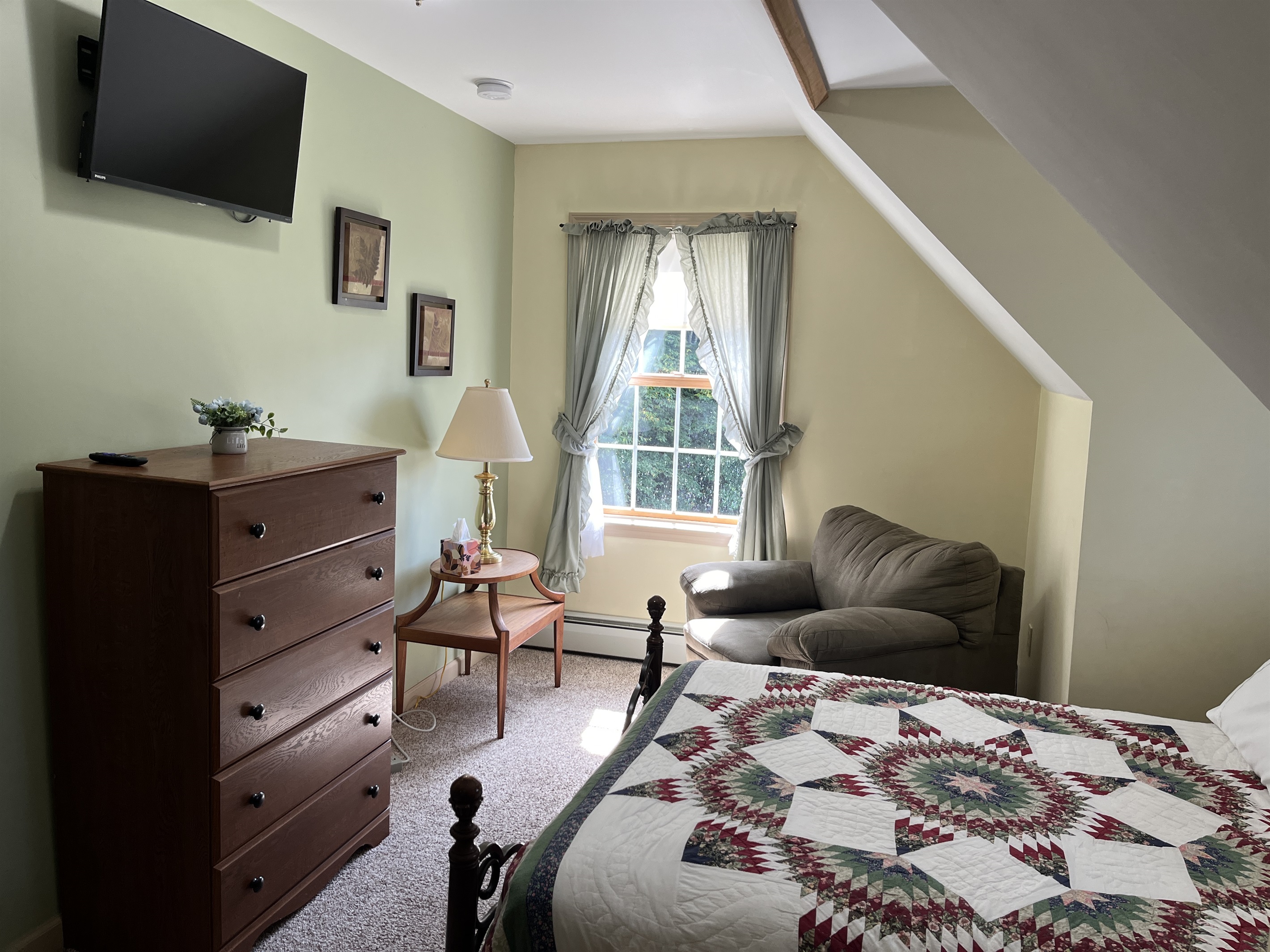 2nd floor Double w/ reading nook