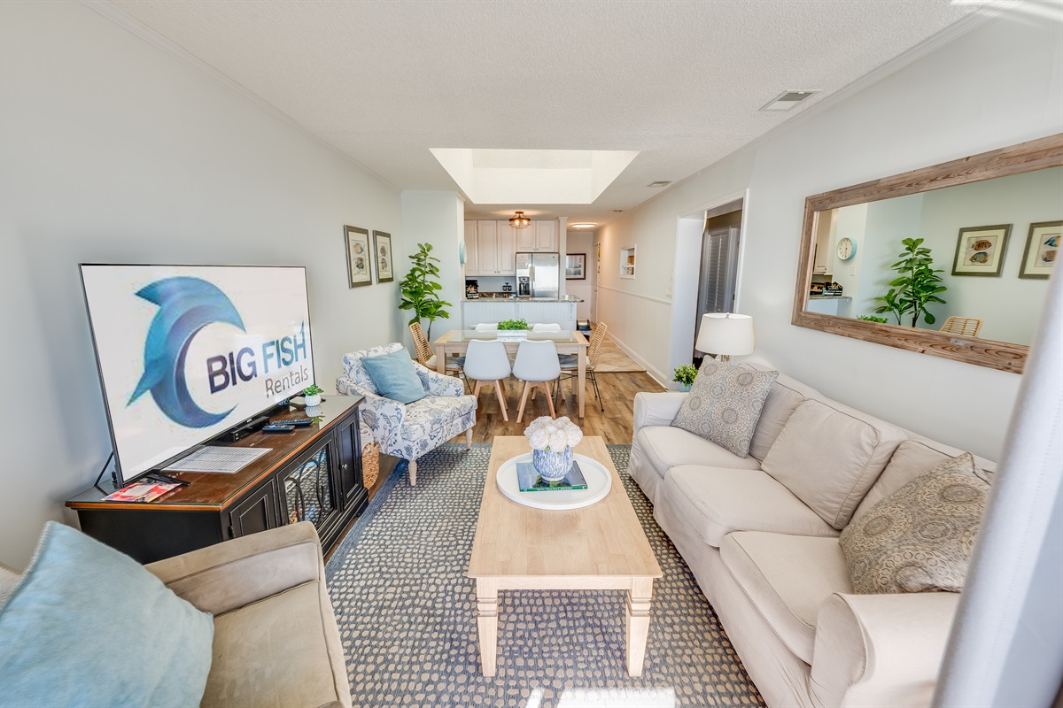 Living Room with Stunning Views🌊☀️