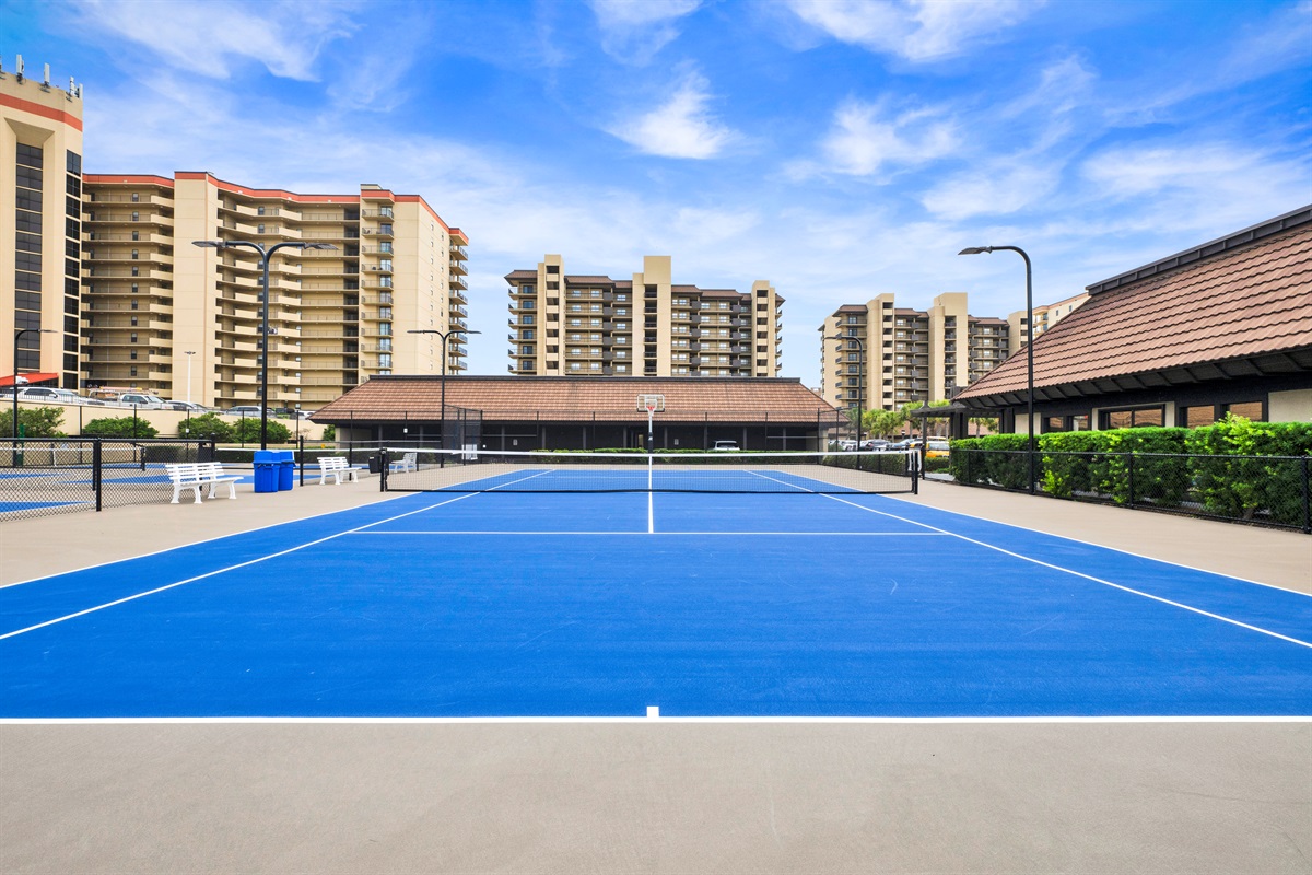 The complex has basketball, tennis and pickleball courts available for guests!!