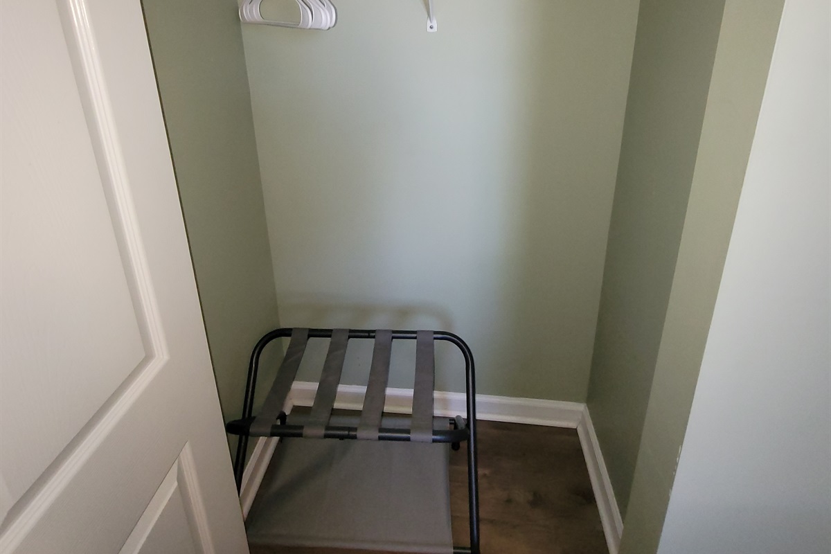 Queen bedroom closet