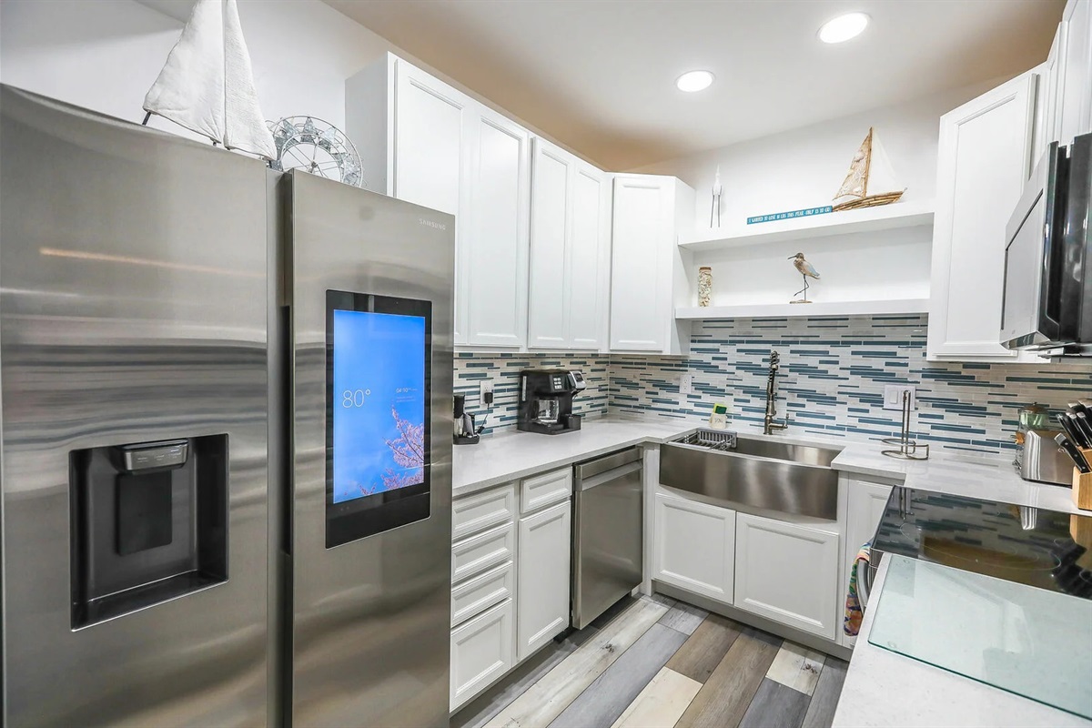 Fully equipped kitchen, perfect for easy meals or longer stays.