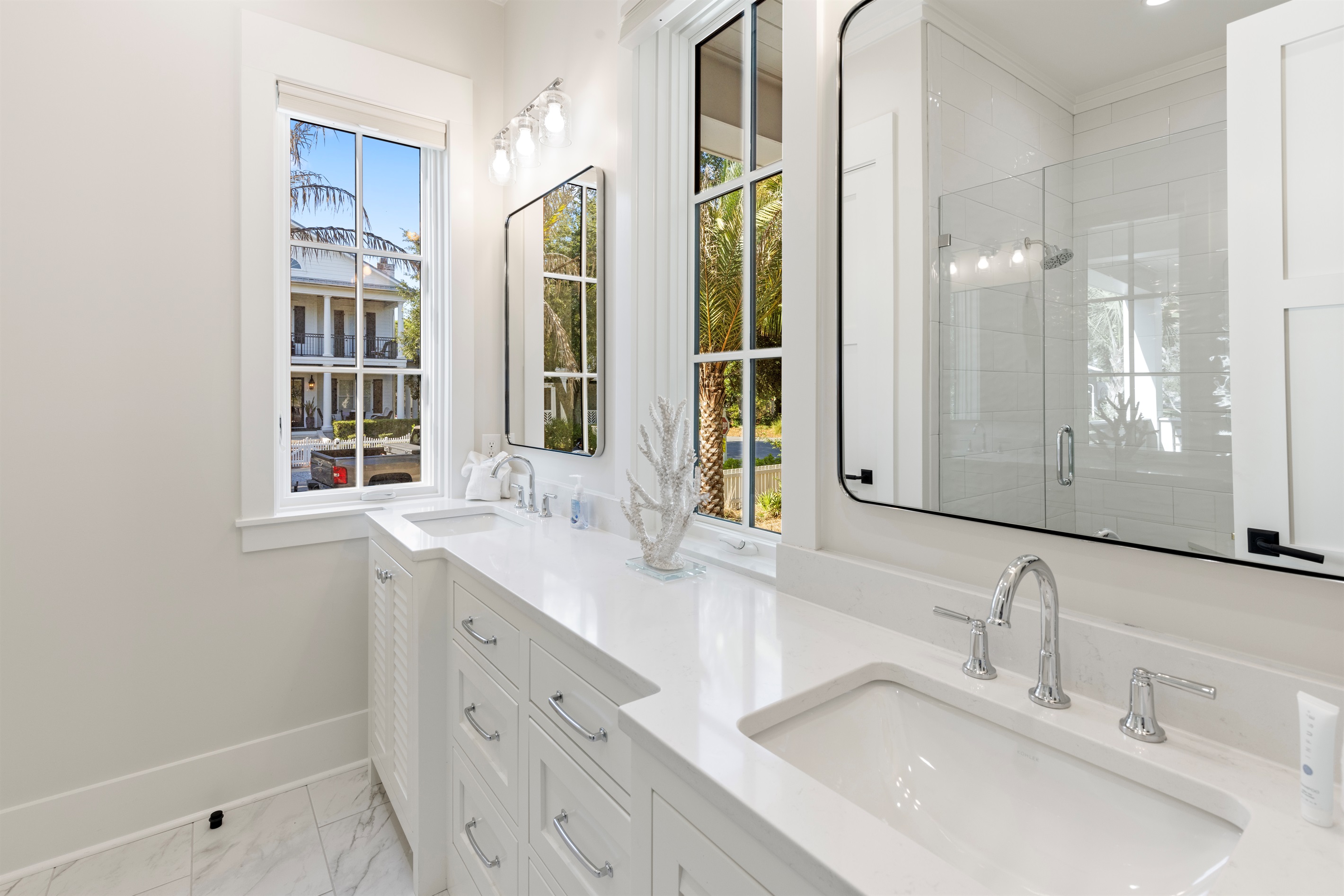 Full En Suite Bathroom (1st Floor)
