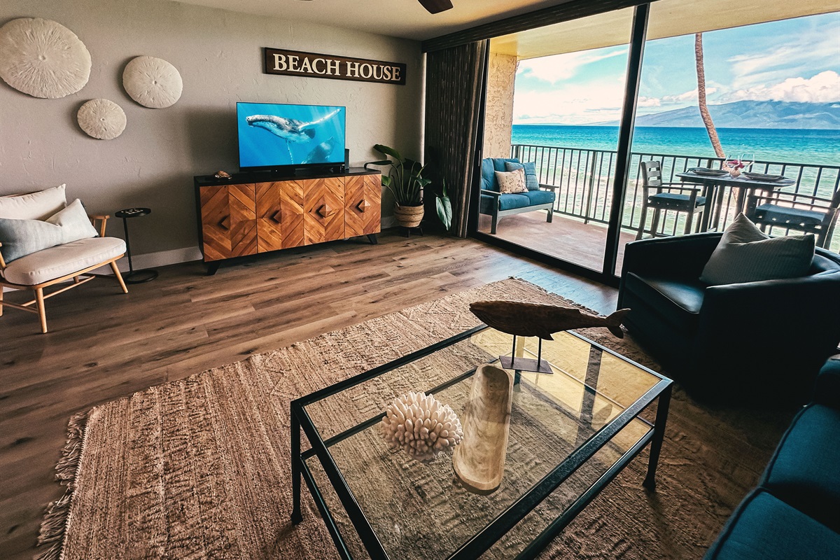 Netflix and chill, Maui-style with oceanfront soundtrack included