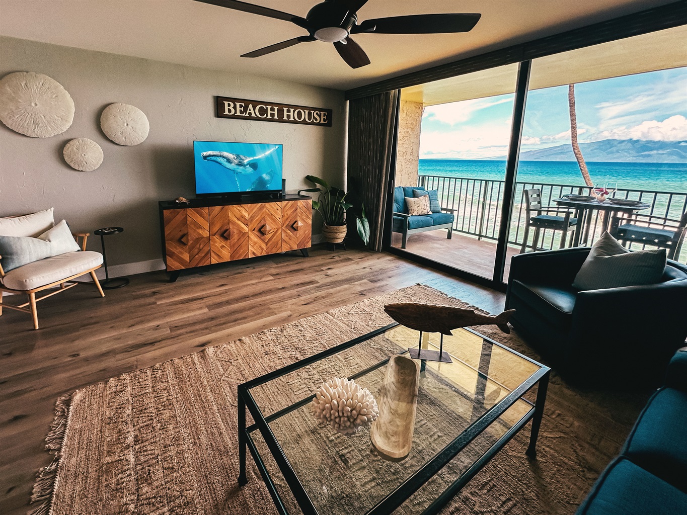 Netflix and chill, Maui-style with oceanfront soundtrack included