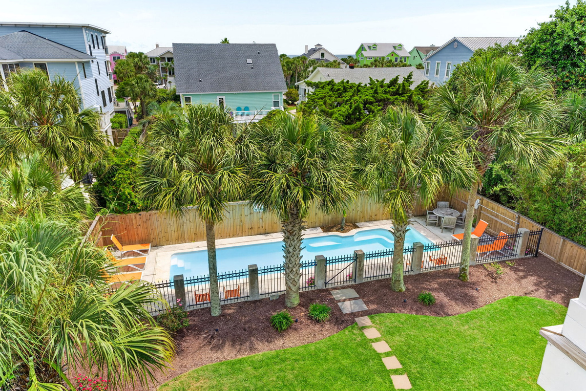 Pool | Twin Palms | 914 Carolina Blvd | Isle of Palms, SC | IOP Escapes