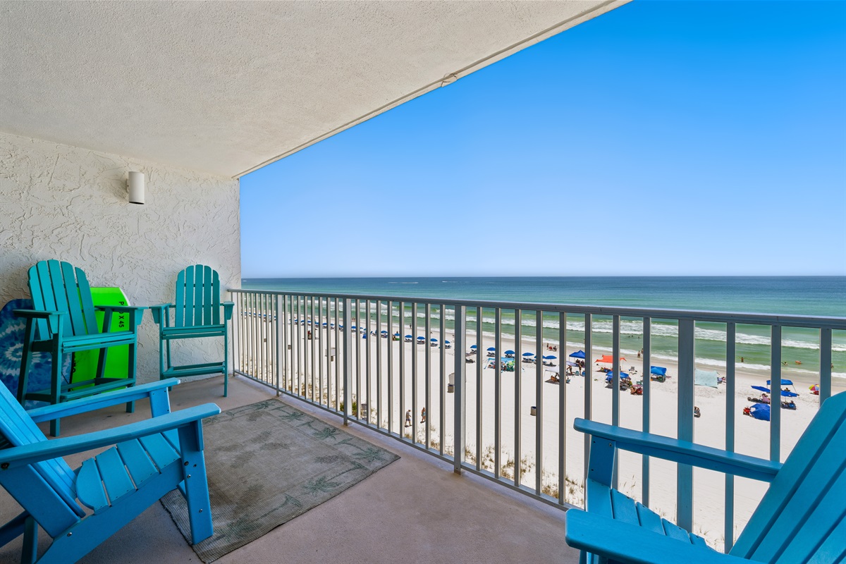 Balcony with seating