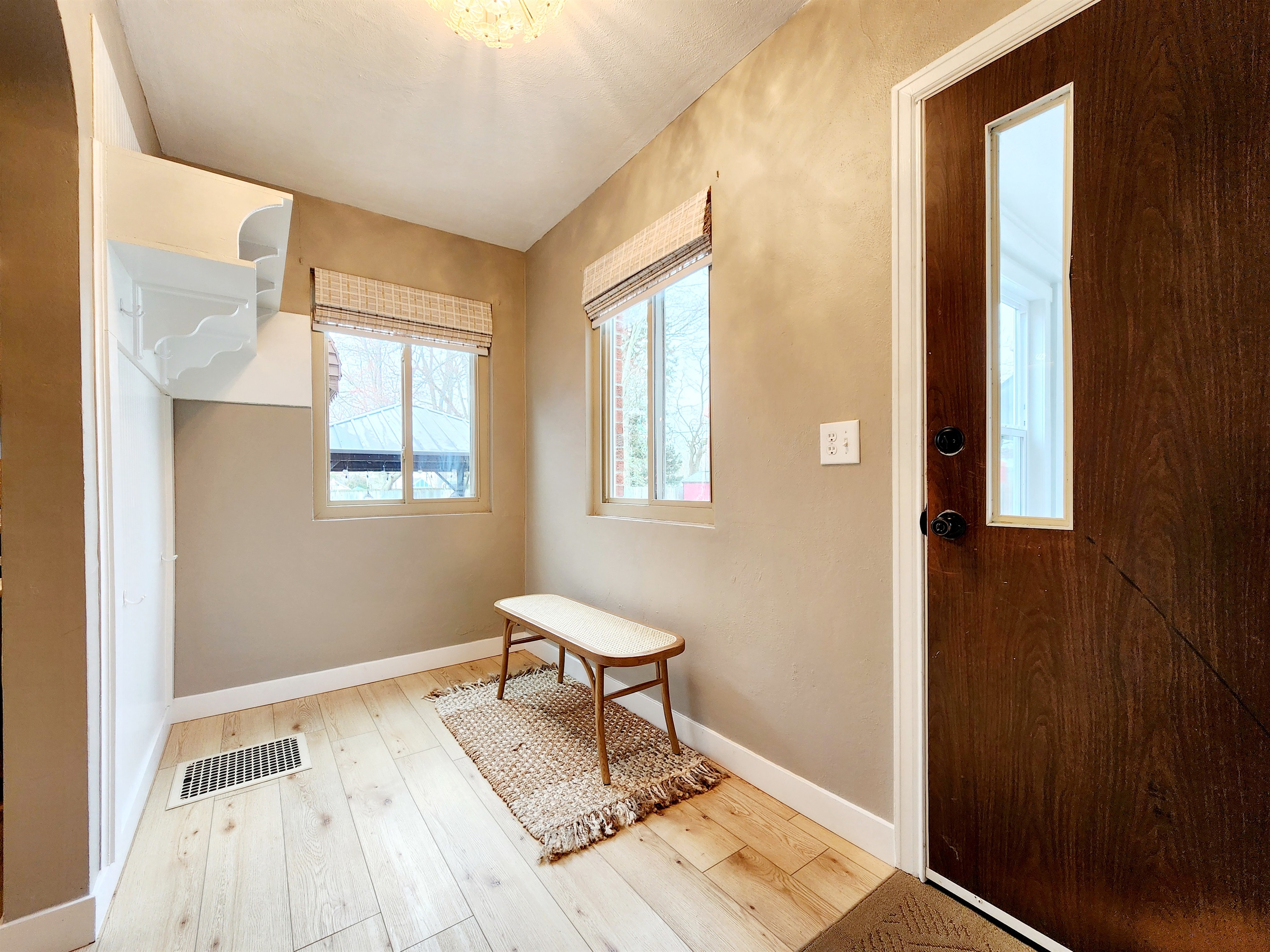 Hang your coat and organize your shoes. 