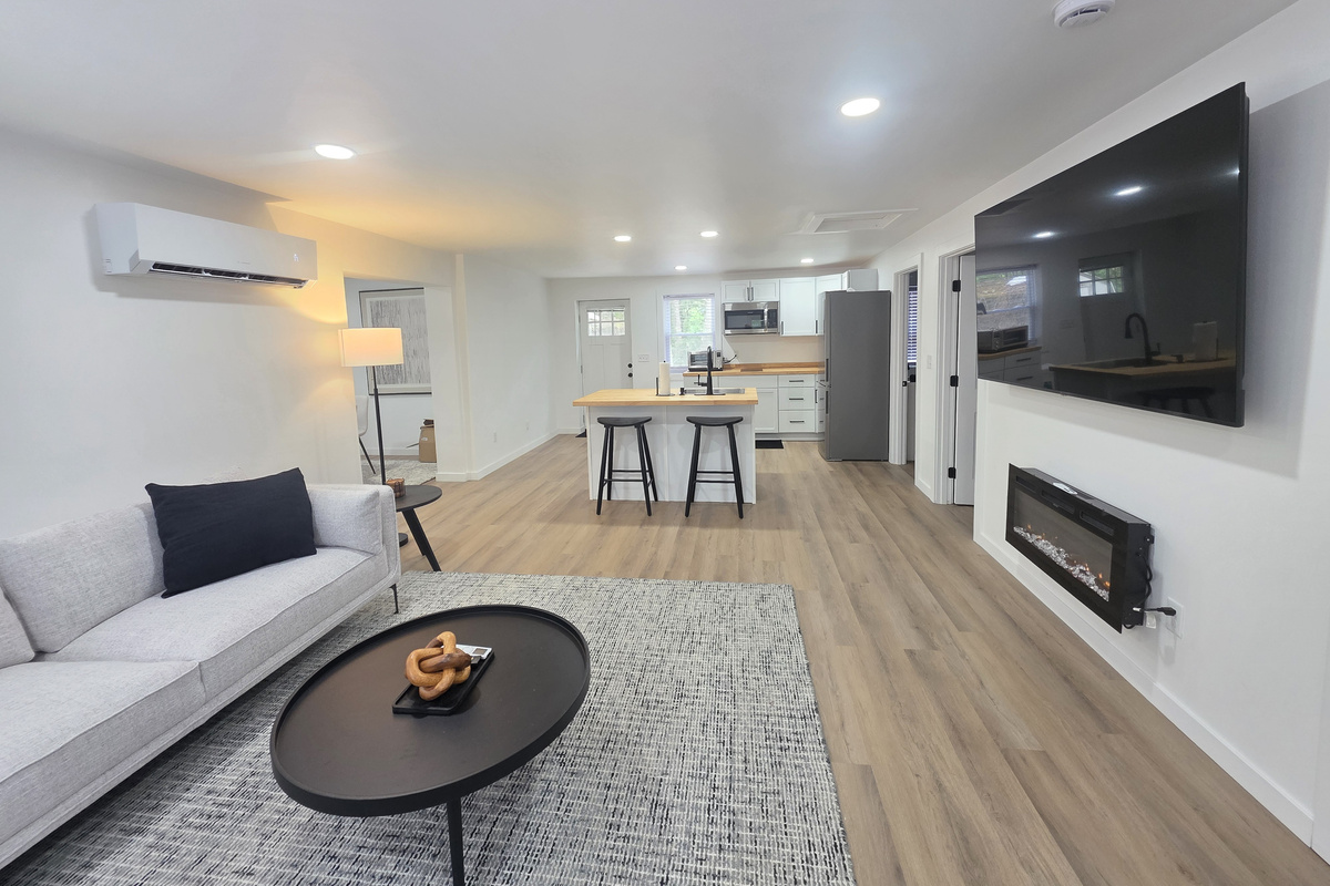 Living room with Smart TV and electric fireplace