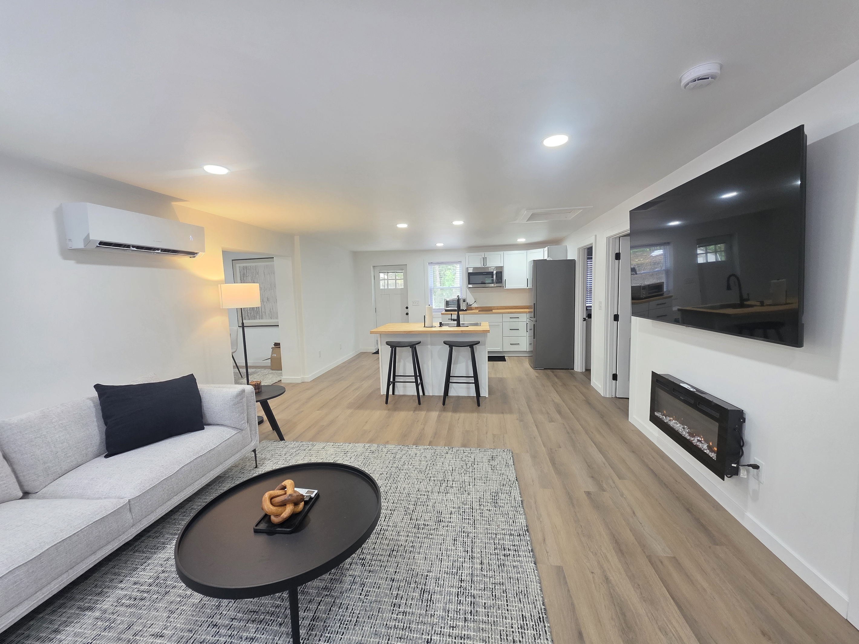 Living room with Smart TV and electric fireplace