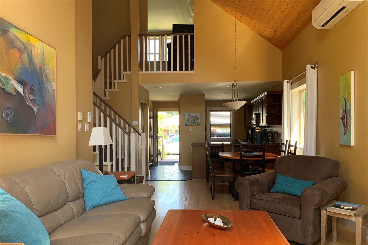 Open concept - loft now has curtains