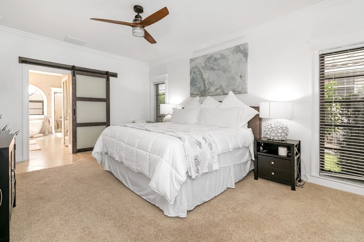 Beautiful Master Suite with Queen Bed.