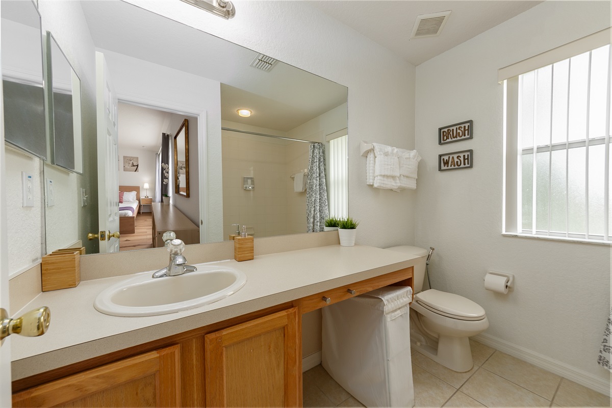 Full en-suite Master Bathroom. At every bathroom, you will find a dispenser with shampoo, conditioner, and body wash, which are organic and free of parabens, phthalates, EDTA, or dyes.