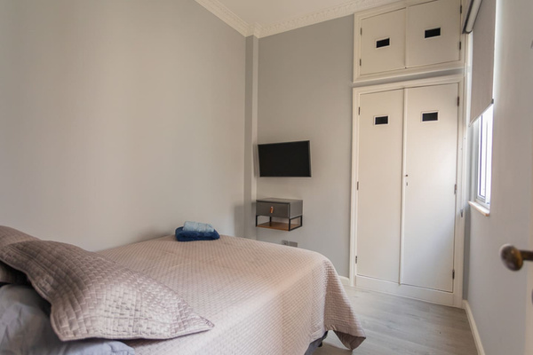 All bedrooms have air conditioning, smart televisions, closets, ceiling fans, new luxury linens, Brazilian and U.S. electrical sockets and USBs.   (Bedroom 4). 