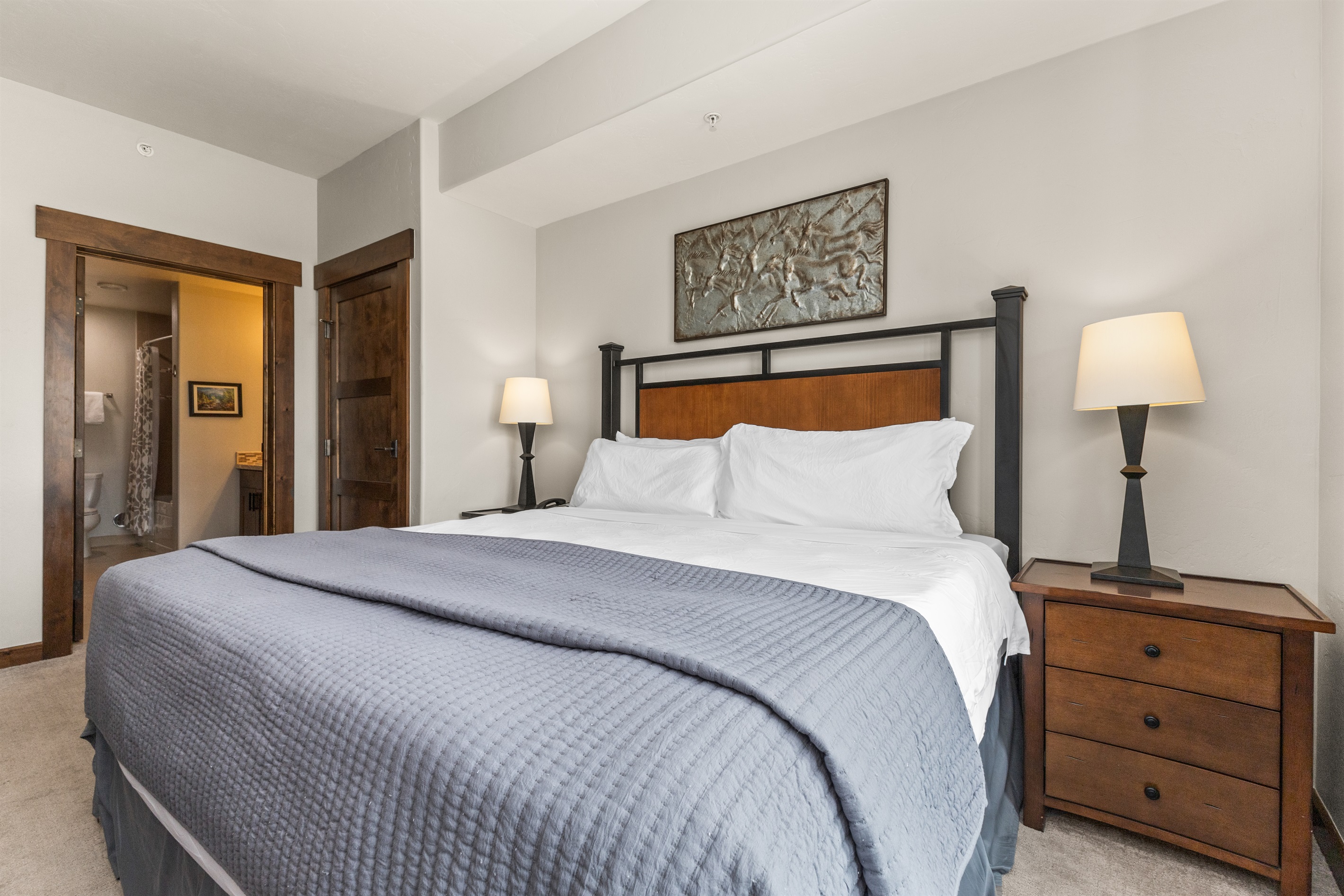 Ensuite Bedroom 2 | KingBed