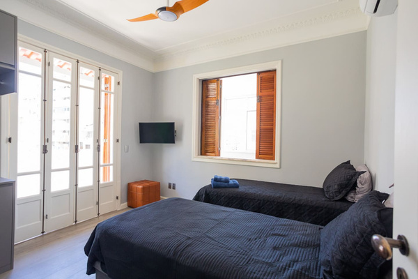 All bedrooms have air conditioning, smart televisions, closets, ceiling fans, new luxury linens, Brazilian and U.S. electrical sockets and USBs.  (Bedroom 3). 