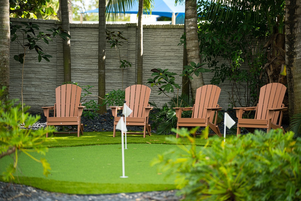 Stretch out on comfortable loungers and soak up the Florida sunshine all day long.