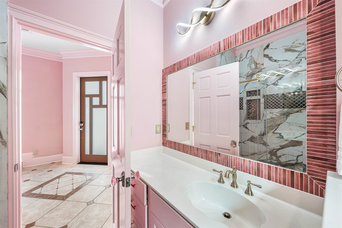 Second Floor Bath | Attached to King Suite & Common Area