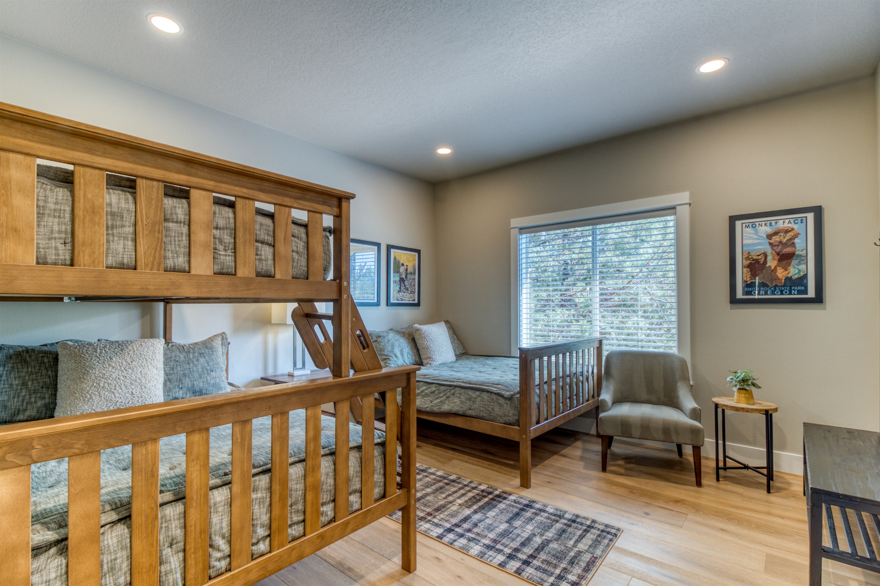 Sweet dreams start here. 🌲🛏️
A bunk bed room with cozy bedding, ample storage, and charming Central Oregon touches.